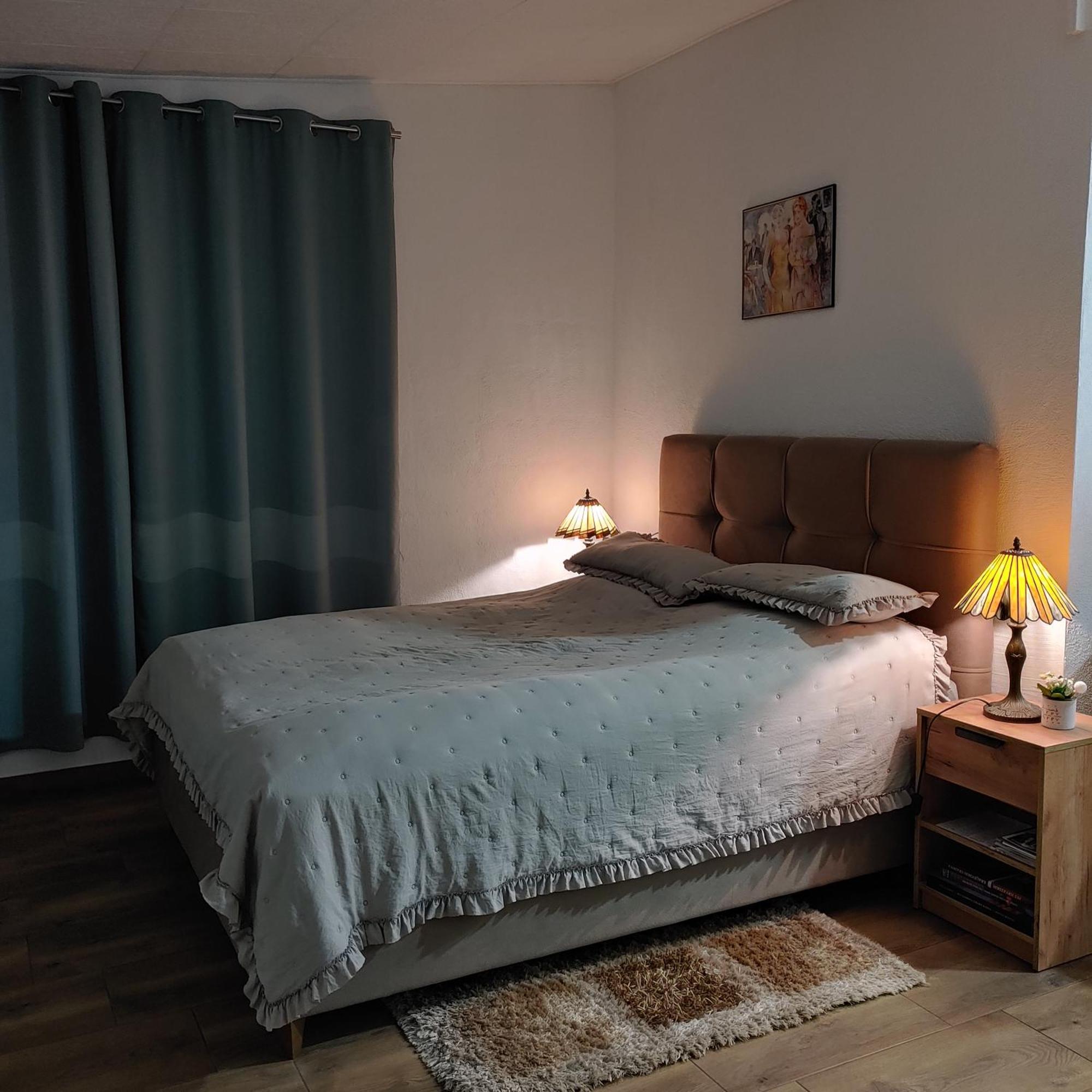 Appartement Piccolo à Knin Extérieur photo